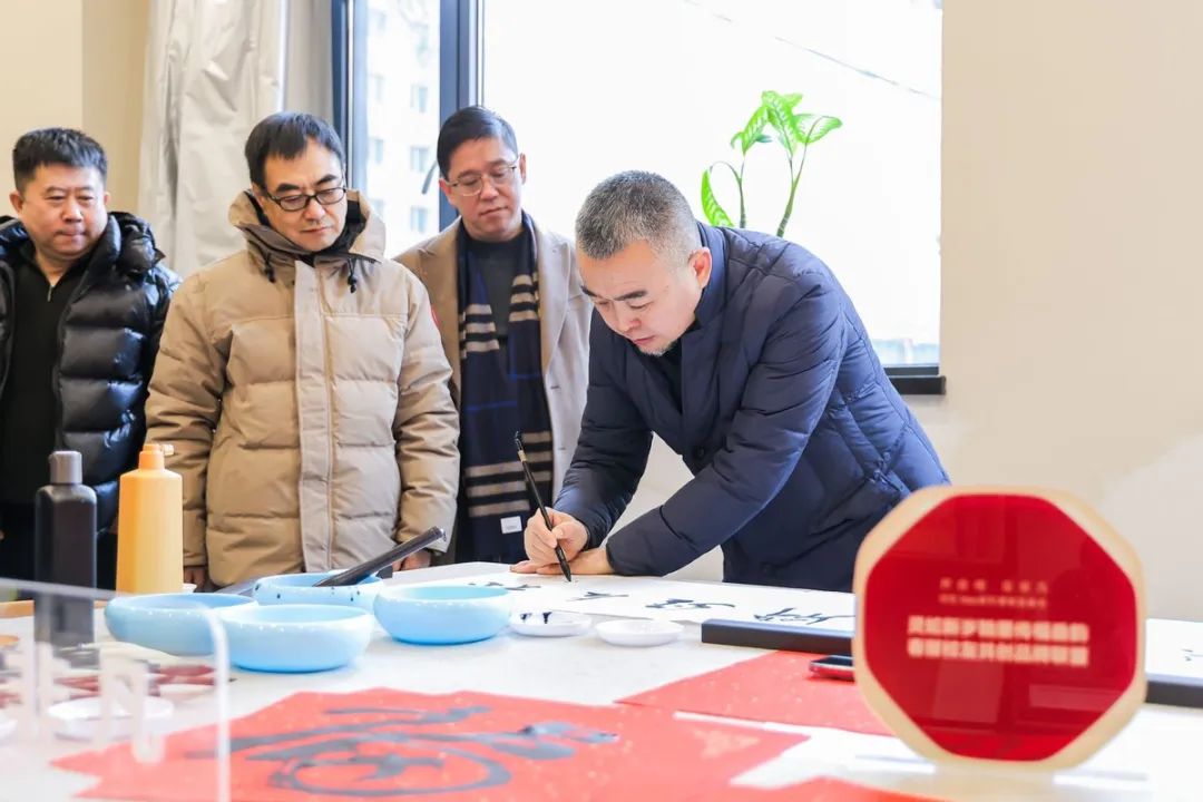 mate系列产品_探索华为Mate系列的旗舰特性_华为mate系列理念