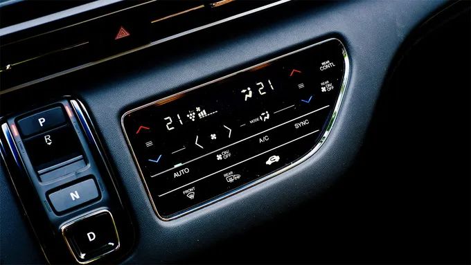 劳斯莱斯燃油车_劳斯莱斯燃油标号_评测劳斯莱斯的燃油经济性与环保性能