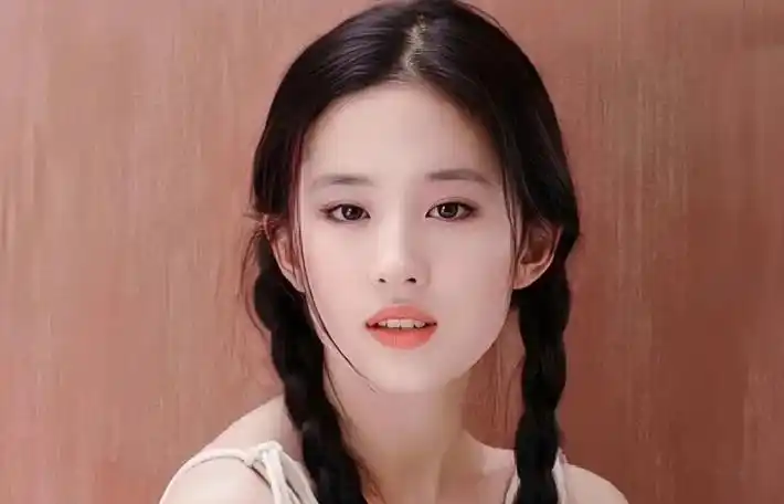 刘亦菲的演艺事业与社会影响_刘亦菲事业心强吗_刘亦菲的商业价值