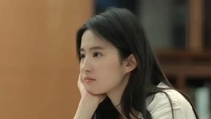 刘亦菲的商业价值_刘亦菲事业心强吗_刘亦菲的演艺事业与社会影响
