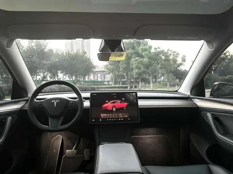 特斯拉Model Y如何满足家庭出行需求？_特斯拉出行方便吗_特斯拉家庭车