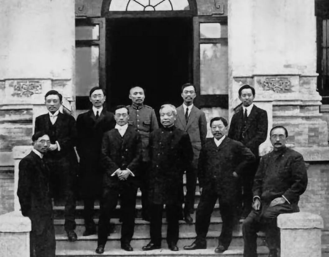洪金宝励志故事_鼎鼎有名的洪金宝大师_洪金宝的创作灵感与故事来源
