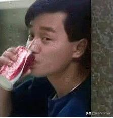 张国荣年轻时的帅照_张国荣年轻的时候_张国荣在年轻一代心中的形象