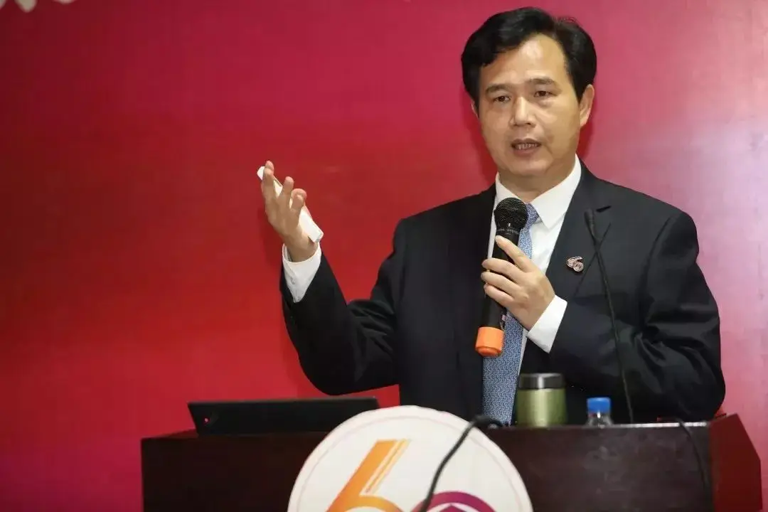 广汽埃安充电桩使用说明_广汽新能源埃安充电步骤_充电难题的解决者——广汽埃安AION UT